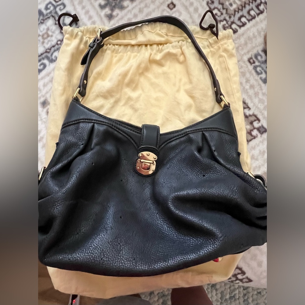 - Louis Vuitton Black Mahina  Leather Women's Bag